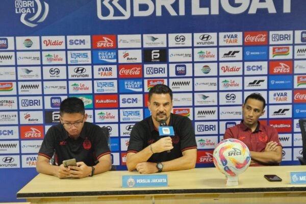 Pemimpin Persija Terkesan dengan Permainan Tanpa 'Ritme' Jelas di Babak Pertama