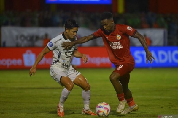 Persija Terjungkal dari Empat Besar Usai Kalah 0-2 dari Semen Padang